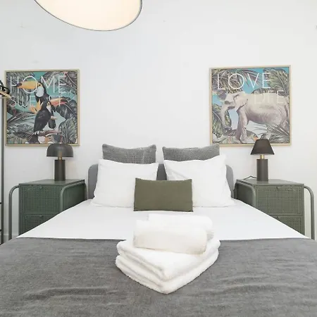 Daire Hideaway Near The River *